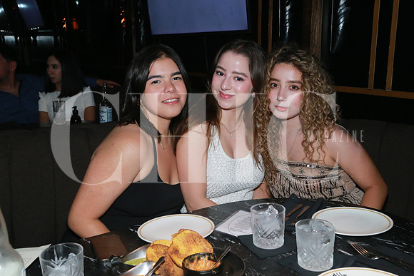(Rest. Colmillo) Valeria Arcos, Melani Chávez y Karla Busqueta