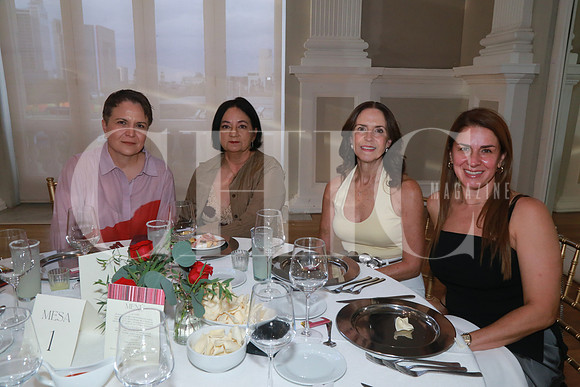 Mariana Valles, Zaida Correa, Laura Fernández y Alejandra Contreras (2)