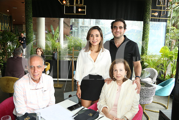 Jaime Mayagoitia, Liz Alemán, Marcelo Mayagoitia y Diana Villarreal