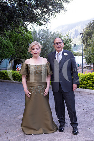 Lizbeth Perez de Gallegos y Jesus Gallegos papas del novio