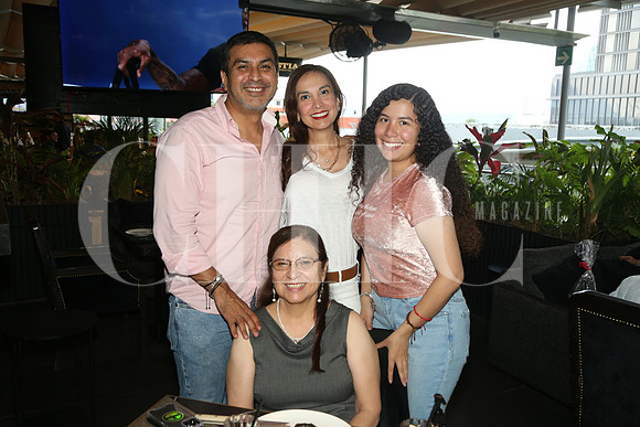 Ernesto Escamilla, Gabriela Escamilla, Angeles Sánches y Ana Gaby Barbosa