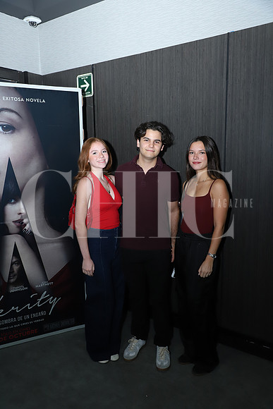 Regina Zapien, Santiago Pérez y Paloma Farias 2
