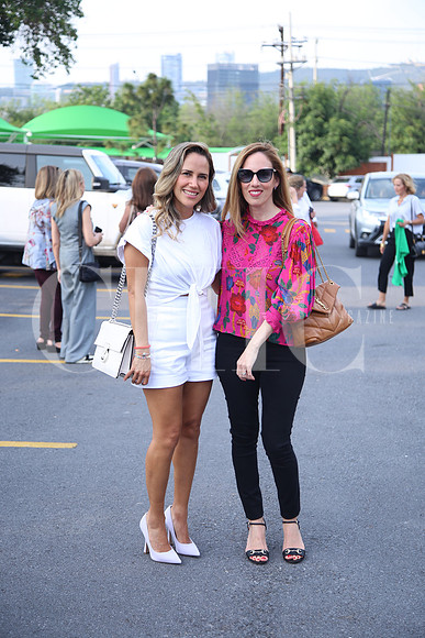 Olaya Guajardo de Cazares y Marisa Rubio de Torres  (2)