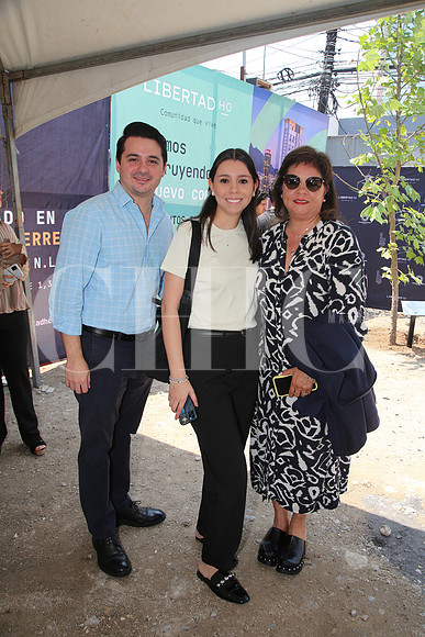 Andrés Rodríguez, Andréa Vidal y Martha de Vidal