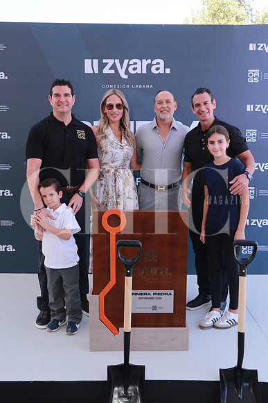 Adrián Marcos, Adrián Marcos, Daniela Garza, Rodríigo Fernández, Gustavo Marcos y Sofi Marcos (2)