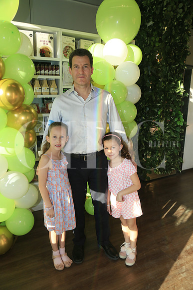 Vivian González, David González y Denisse González