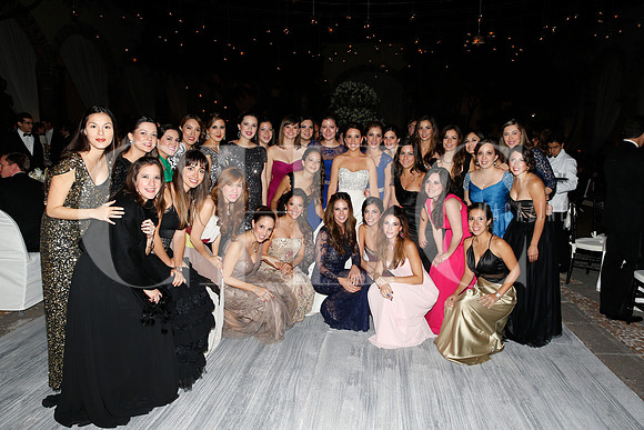 Paloma con un grupo de amigas