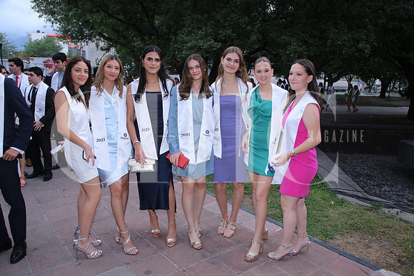 Monse Arias, Ana Fer Castuera, Camila Kalaf, July Rodríguez, María Treviño, Carola Bauton y Ana María Rezendes0