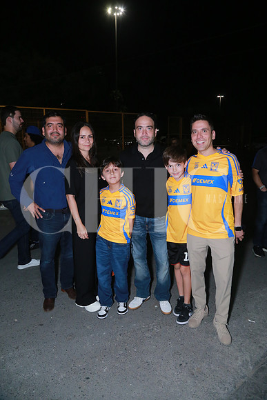 Fernando Peña, Samantha Cruz, Germán Hernández, Juan Pablo Peña, Joaquin Peña y Sergio Peña (2)
