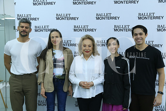 Thiago Soares, Yolanda Garza Santos de González, Aurora Cantú de Cagnasso, Andrea de León y Afner Guzmán (2)