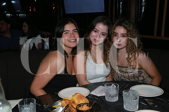 (Rest. Colmillo) Valeria Arcos, Melani Chávez y Karla Busqueta (2)