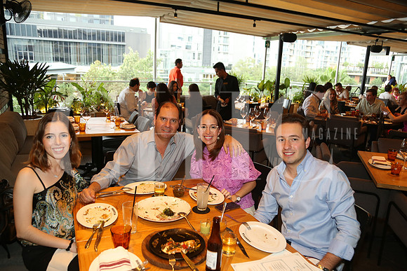 Daniela López, Jorge López, Sandra de López y Jorge López
