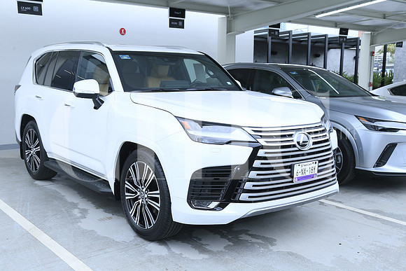 DETALLE NUEVOS MODELOS LEXUS (5)
