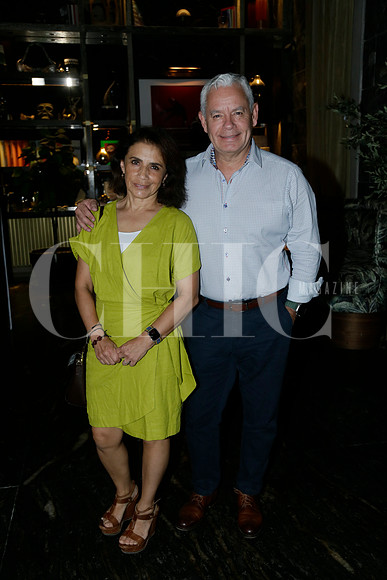 Rocio Ramón de Flores y Mario Adrián Flores (2)