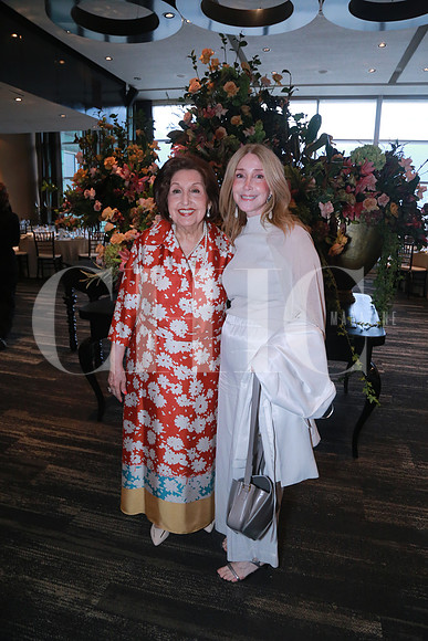 Magdalena Garza de Herrera y Balbina Herrera (2)