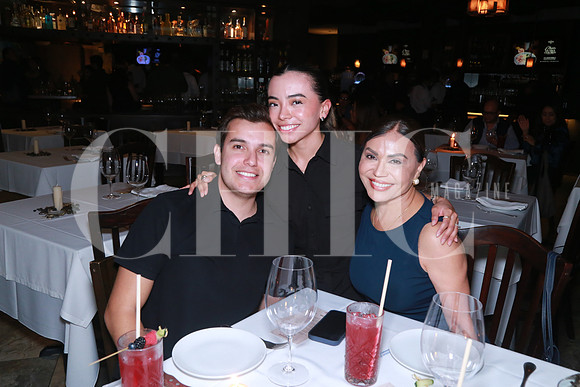 Everado Chavarria, Carmen Huerta y Carmen Huerta (2)