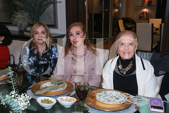 Laura Huerta de Fernández, María Esther Assad de Bichara y Rosy Cabrera