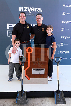 Adrián Marcos, Adrián Marcos, Gustavo Marcos y Sofi Marcos (5)