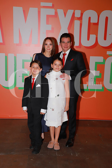 Ginelle Fasci, Mike Flores, Miguel Angel Flores y Maria Flores 4