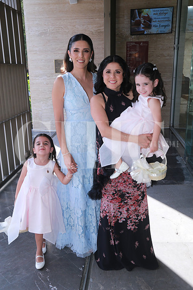 Estefania Santacruz, Marissa Santacruz, Alana Santacruzy Lucia Santacruz