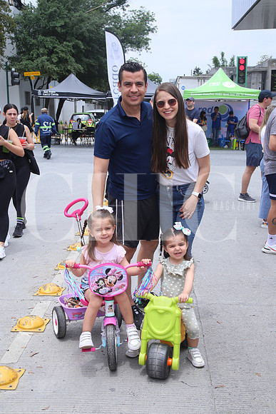 Ernesto González, Claudia Carretero Ana Lucia González y Eugenia González