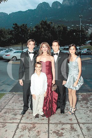 Antonio Salinas, Carmen Garza T de Salinas, Antonio Salinas, Eugenio Salinas y Gabriel Salinas