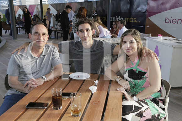 Víctor Garza, Víctor Garza y Erika Cavazos