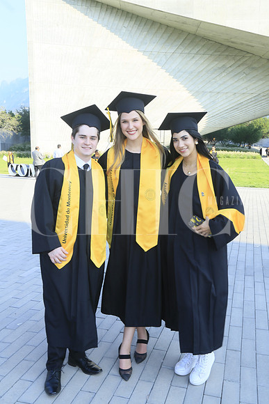 Calos Bernat, Regina Leal y Anisha Hamidani