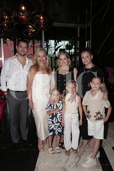 Roxana de la Garza, Stephanie de la Garza, Enrique de la Garza y Amanda Versteeg 4