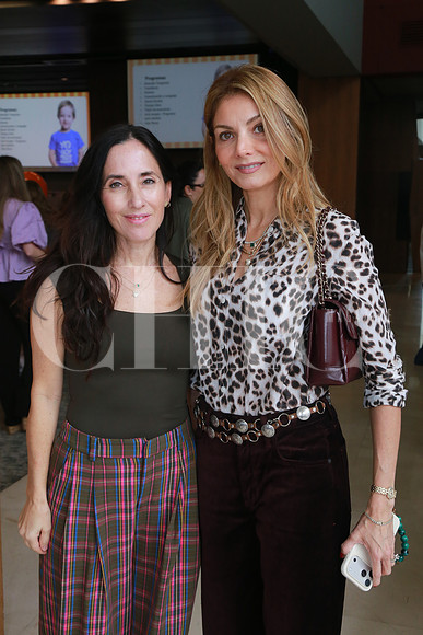Mariel Ayala de Porter y Melissa González de Ayala