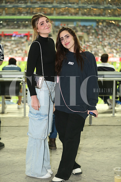 Alexa Yga e Isabela de León 0