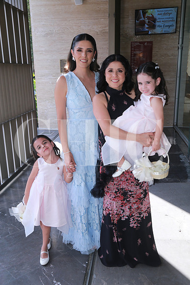 Estefania Santacruz, Marissa Santacruz, Alana Santacruzy Lucia Santacruz (2)
