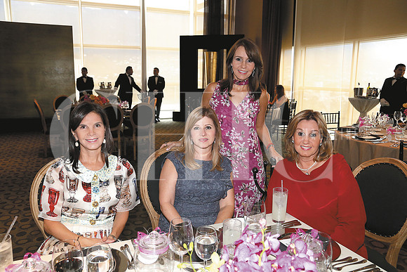 Alma de Guerra, Lavy de Olivares, Betty Santos de Domene y Julia Santos de Cantú