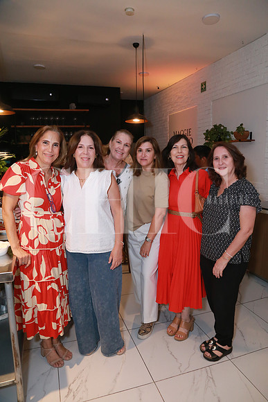 Chelo Lozano, María Lozano, Verónica Del Real Adriana Martínez, Lily Copola y Sofi Lozano (4)
