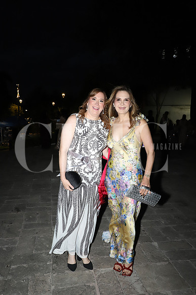 Lucy de Cortés y Laura Salgado de Rodríguez 1