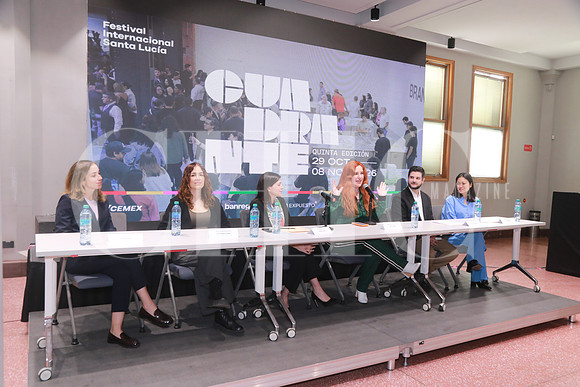 Caty Escamilla, Erika López, Isa Castilla, Victoria Kuhne, Jorge Diego Eetiene y Sayuri Mizuno