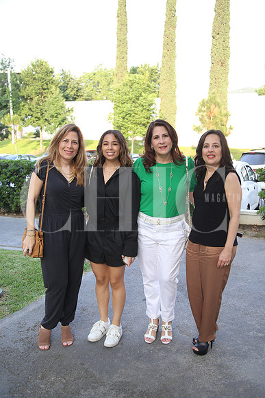 Gabriela Villamar, Ximena Barcena, Diamantina Villamar de Bárragam y Rocio Villamar de Flores