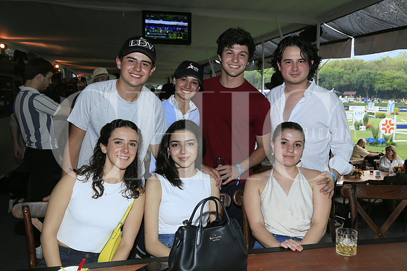 Max Guajardo, Monserrat Guajardo, Juan Pablo Chávez, Sergio Guajardo, Brenda Martínez Mariana Cortés y Charlotte Tardan