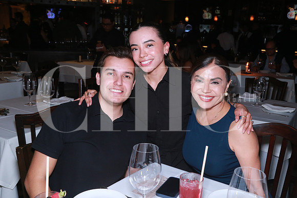 Everado Chavarria, Carmen Huerta y Carmen Huerta
