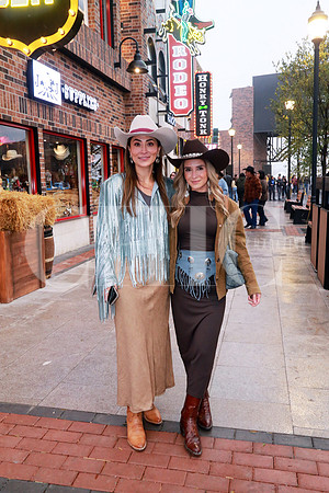 Paulina Hernández y Melissa Maltos (2)