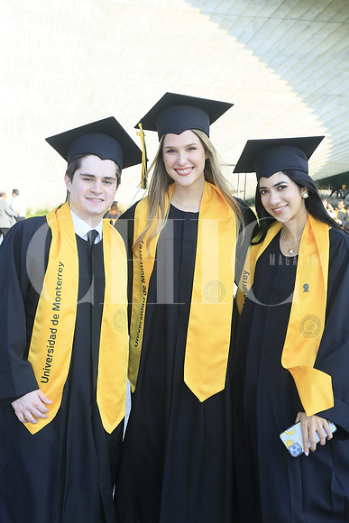 Calos Bernat, Regina Leal y Anisha Hamidani (2)
