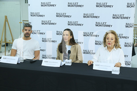 Thiago Soares, Yolanda Garza Santos de González y Aurora Cantú de Cagnasso (2)