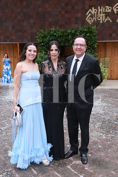 Mariana Valdés, Claudia González y Jorge Valdés