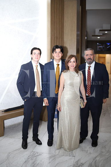 José Angel González,José Adrián González, Mariana Garza de González y José González 2