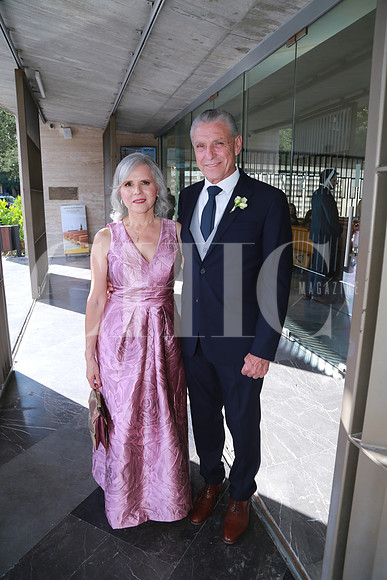 (papás del novio) Marisa de Santacruz y José Santacruz (2)