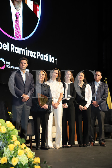 David Noel Ramírez, Magdalena Margáin de Ramírez Maca Ramírez de Páez, María Páez, Lucia Páez y Pablo Páez 13