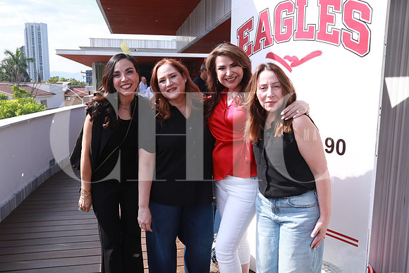 Lupita Campos, Ana Lucia Castallo, Lizette González, y Sofia García