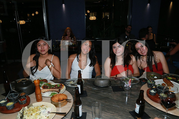 (rest. Nativo) Brenda Santiago, Deisy Santiago, Britani González y Karla Huanosta (2)