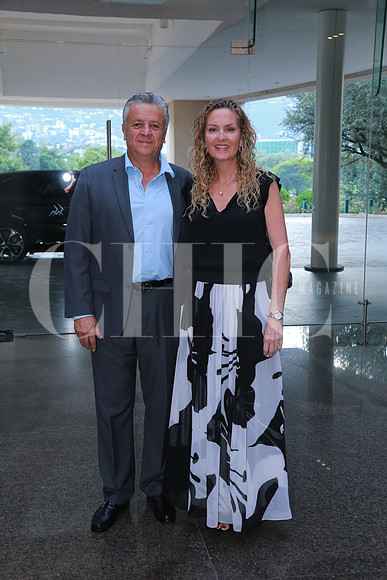 Agustin Suárez y Cristy Barker (2)