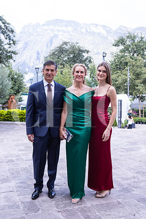Gonzalo Treviño Sada, Leticia Morales de Treviño y María Treviño Morales